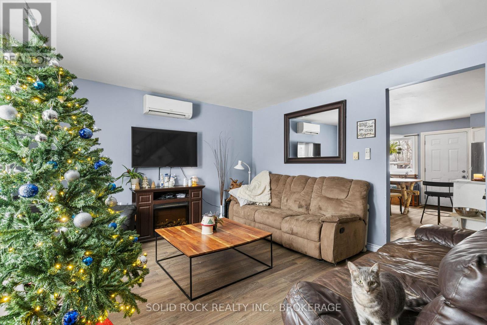 43/45 Railway Street, Lansdowne Village, Ontario  K0E 1L0 - Photo 4 - X12600542