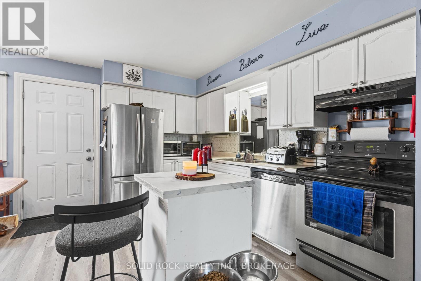 43/45 Railway Street, Lansdowne Village, Ontario  K0E 1L0 - Photo 5 - X12600542