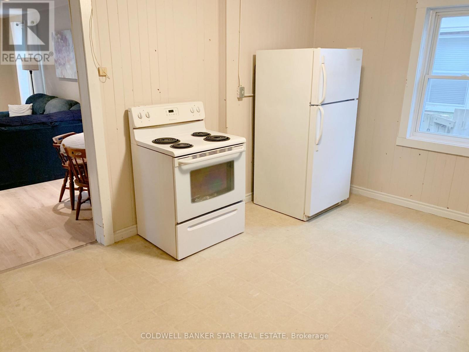 14 Antrim Street, St. Thomas, Ontario  N5P 1S3 - Photo 11 - X12600500