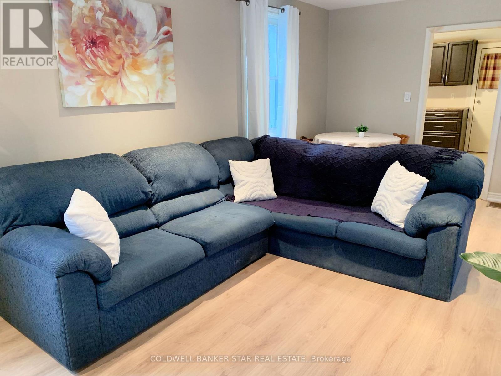 14 Antrim Street, St. Thomas, Ontario  N5P 1S3 - Photo 2 - X12600500