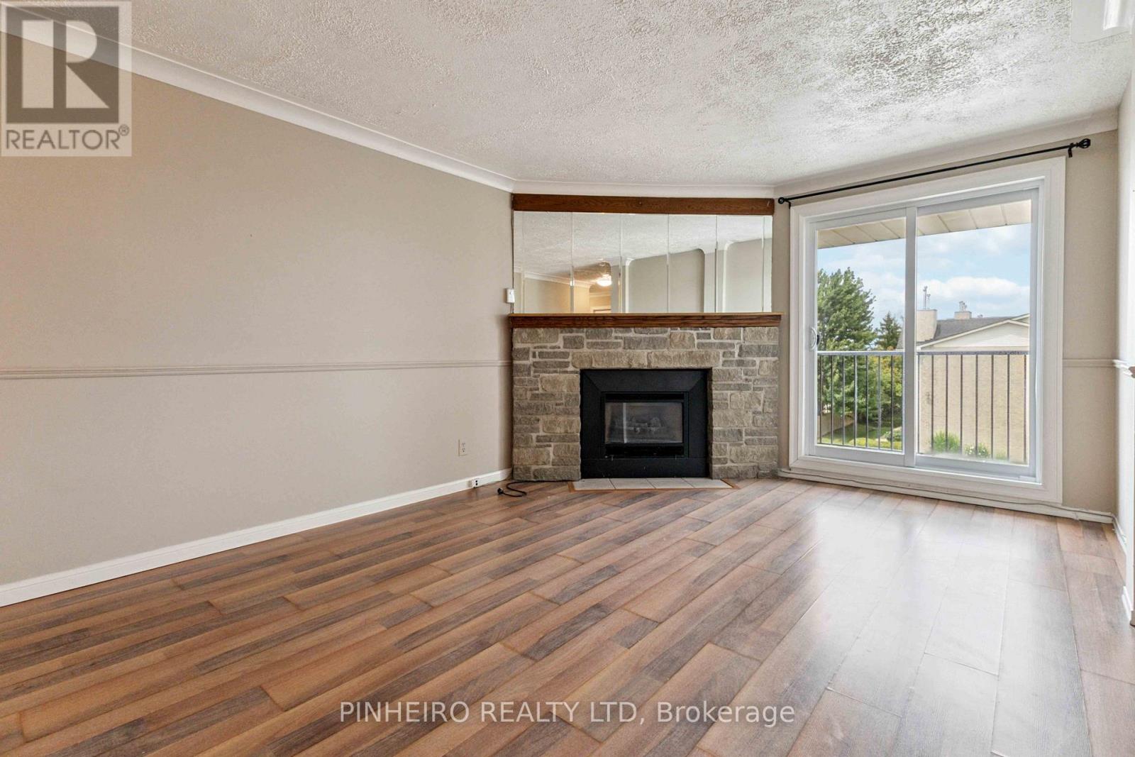 309 - 727 Deveron Crescent, London South, Ontario  N5Z 4X4 - Photo 2 - X12600606