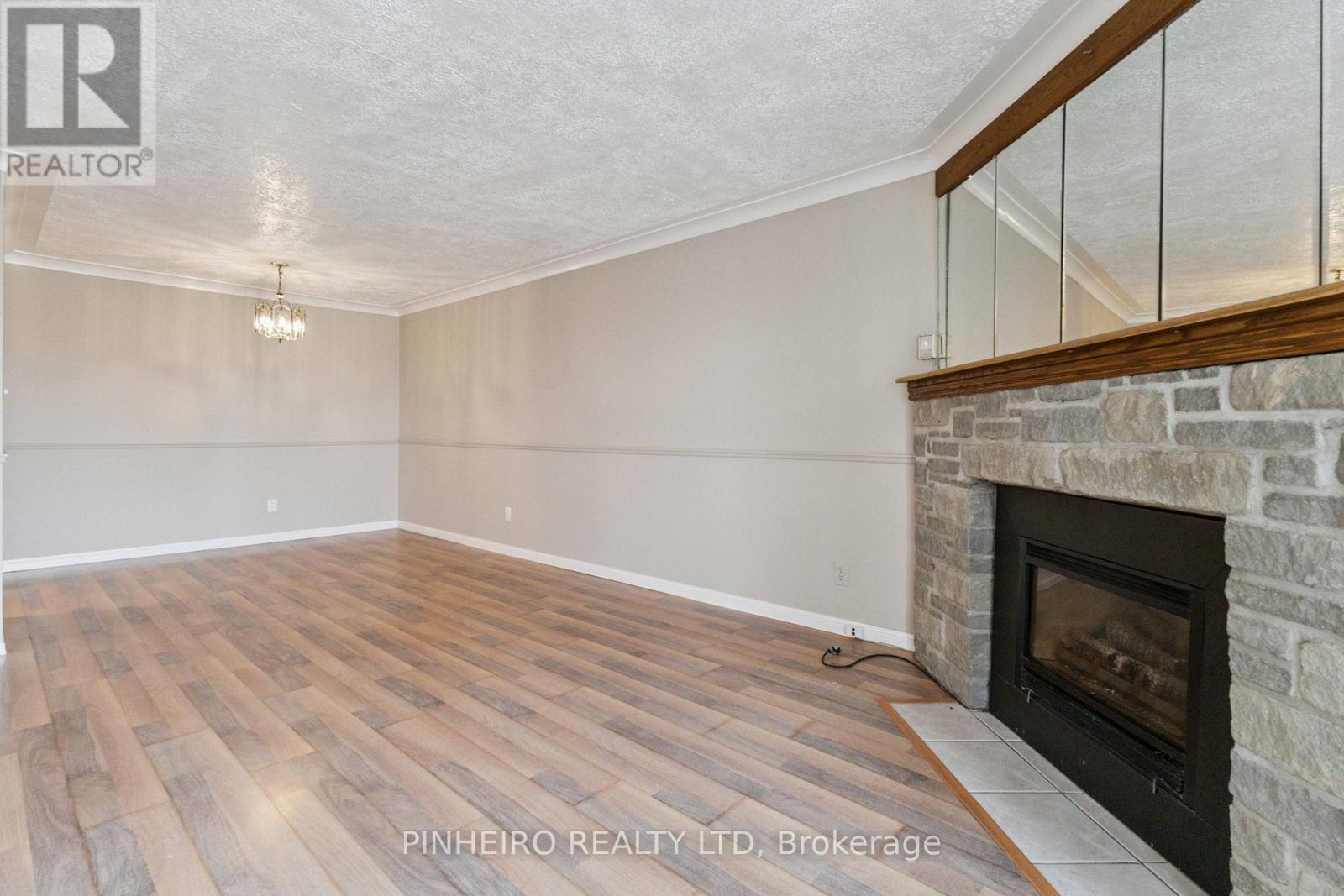 309 - 727 Deveron Crescent, London South, Ontario  N5Z 4X4 - Photo 3 - X12600606