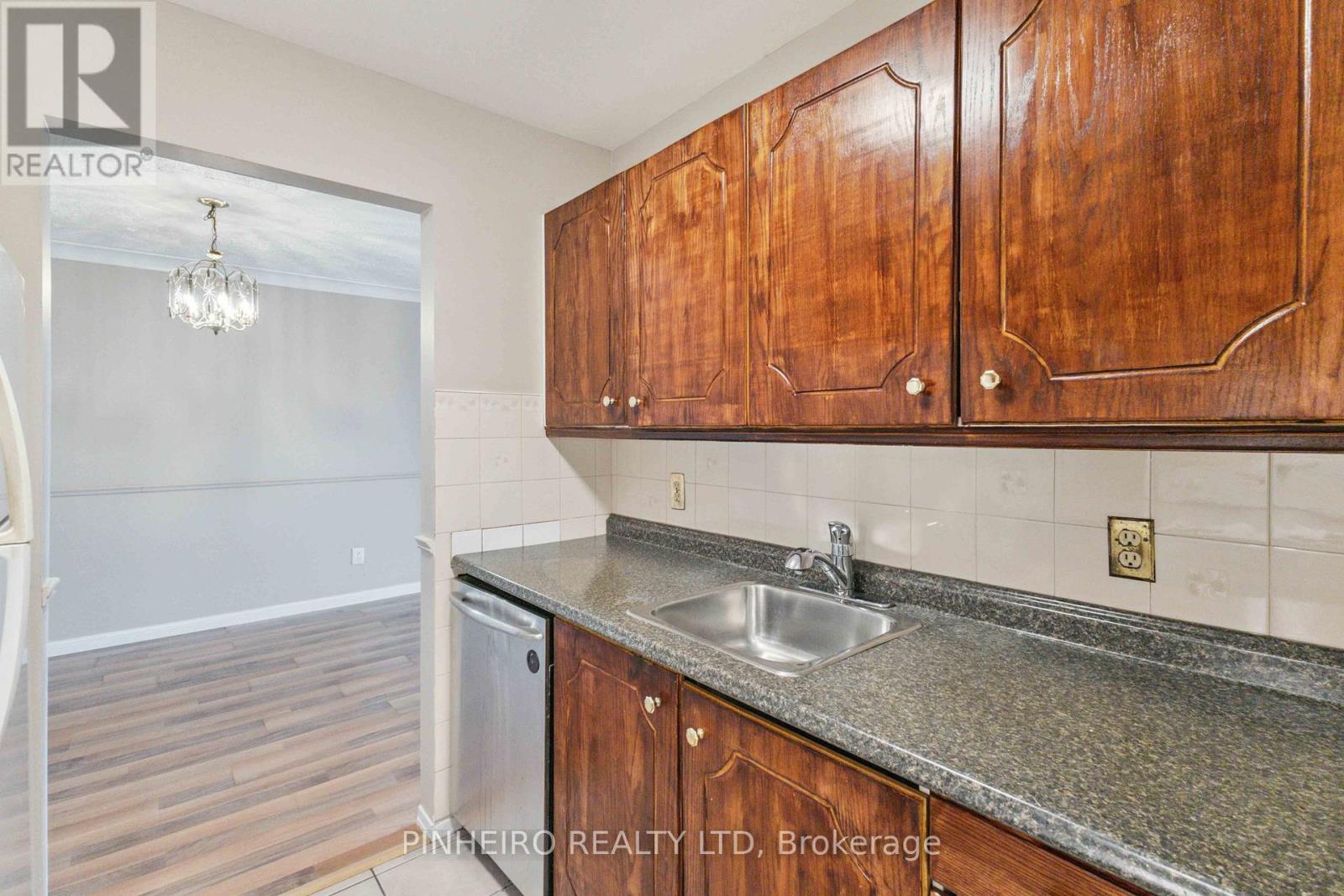 309 - 727 Deveron Crescent, London South, Ontario  N5Z 4X4 - Photo 8 - X12600606