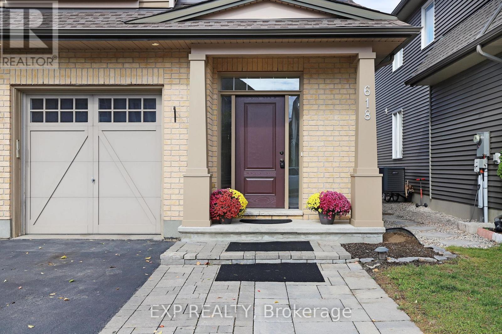 618 Moorpark Avenue, Ottawa, Ontario  K2M 0B6 - Photo 3 - X12600660