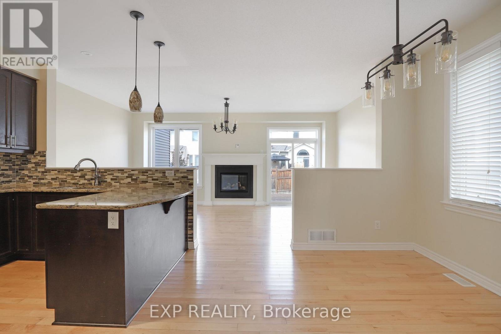 618 Moorpark Avenue, Ottawa, Ontario  K2M 0B6 - Photo 7 - X12600660