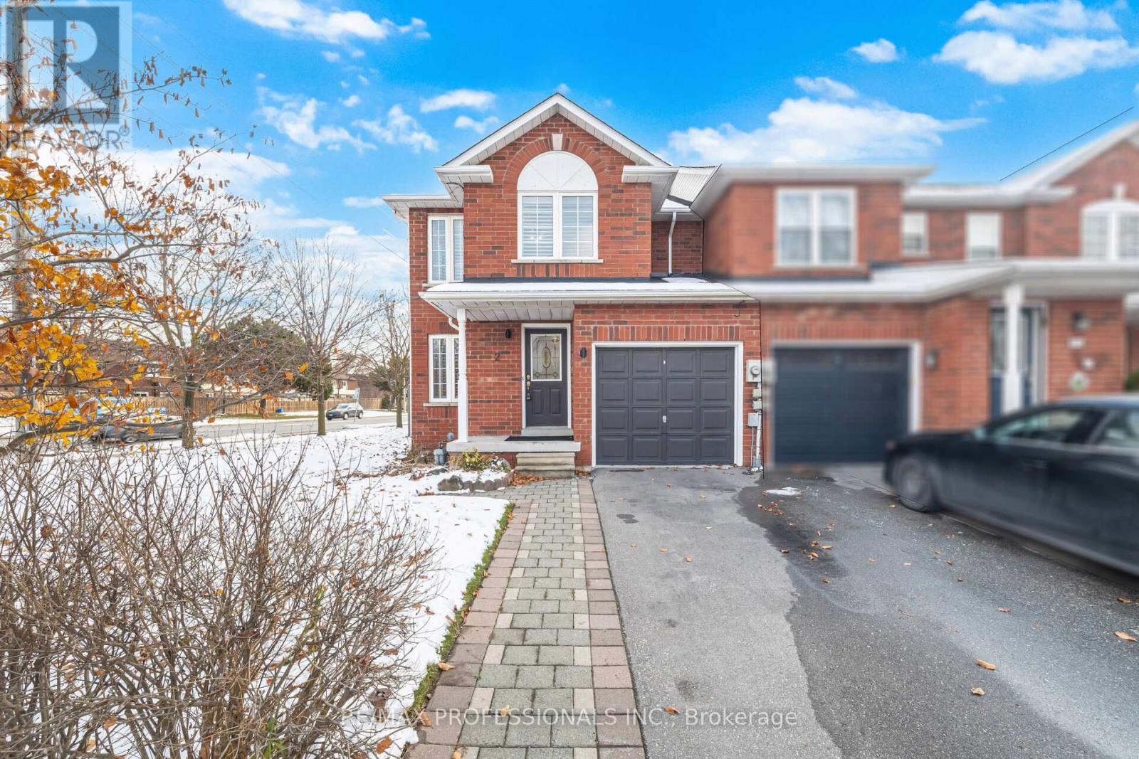 2 DAWSON CRESCENT, Milton, Ontario