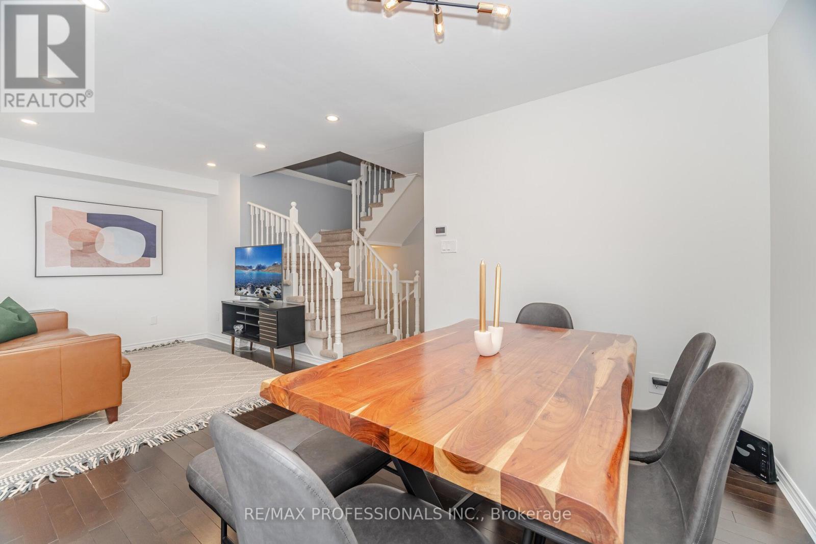 2 Dawson Crescent, Milton, Ontario  L9T 5H8 - Photo 10 - W12595384