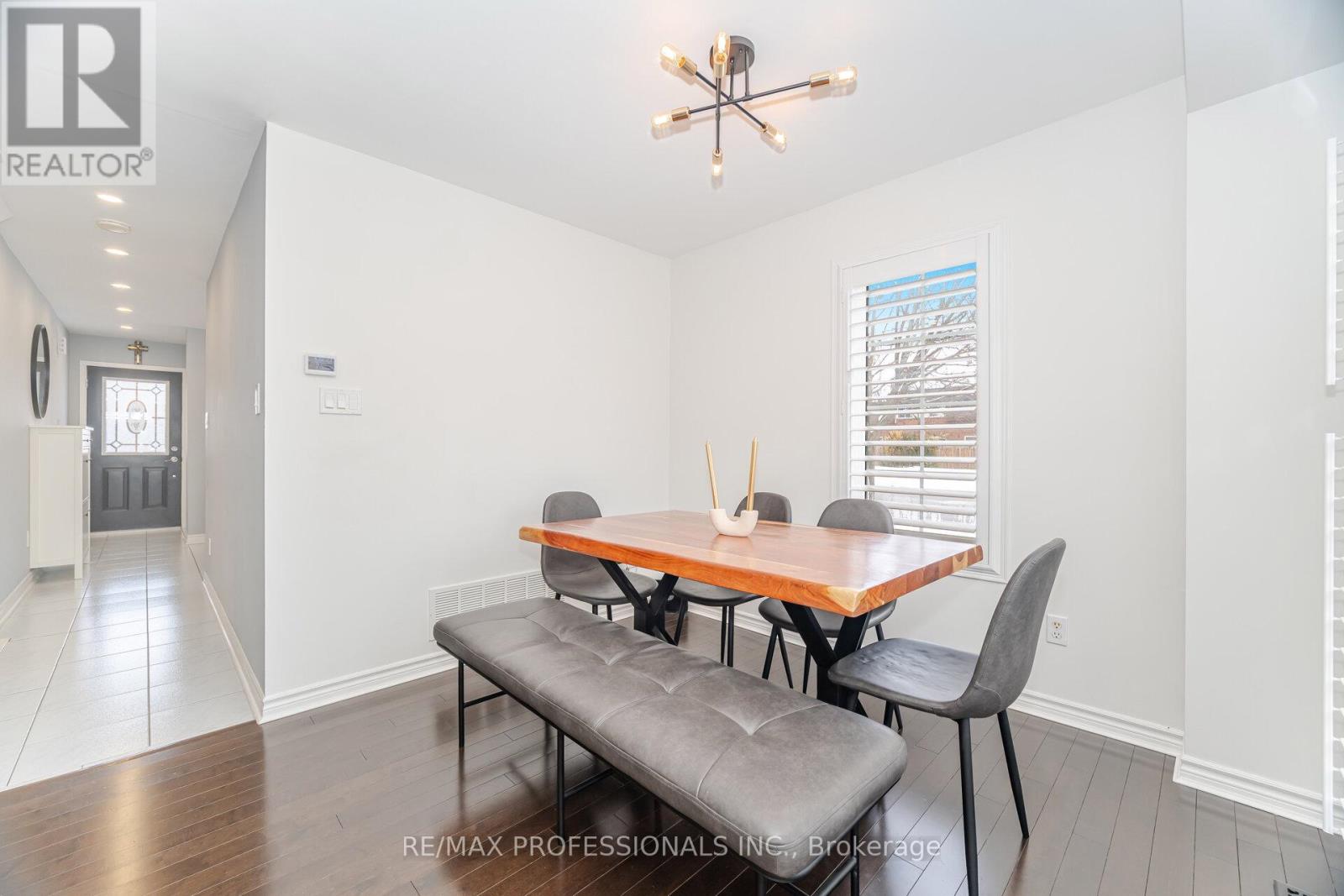 2 Dawson Crescent, Milton, Ontario  L9T 5H8 - Photo 12 - W12595384