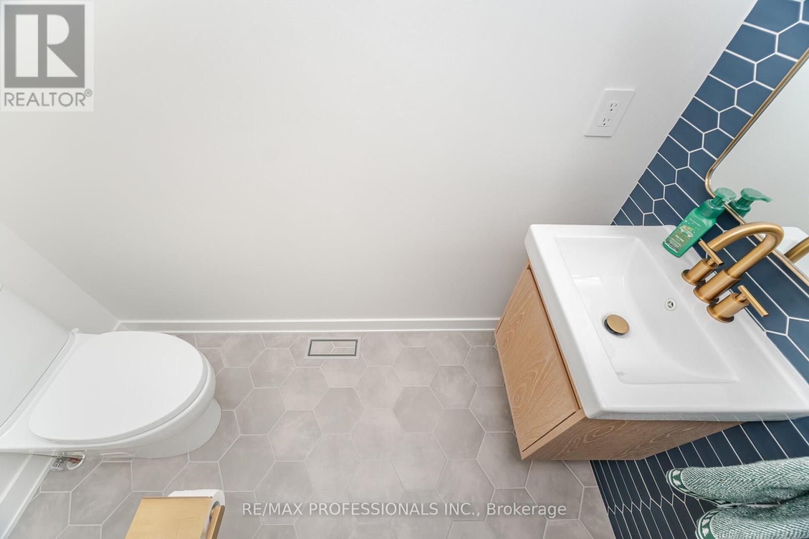 2 Dawson Crescent, Milton, Ontario  L9T 5H8 - Photo 17 - W12595384