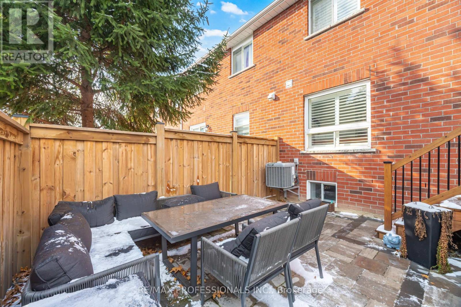 2 Dawson Crescent, Milton, Ontario  L9T 5H8 - Photo 44 - W12595384