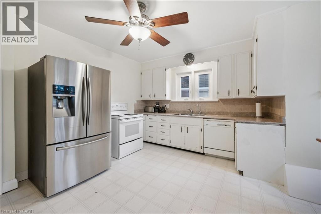 92 Borden Avenue N, Kitchener, Ontario  N2H 3J4 - Photo 4 - 40790361