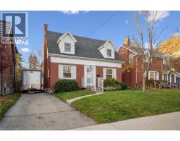 92 BORDEN Avenue N, Kitchener, Ontario