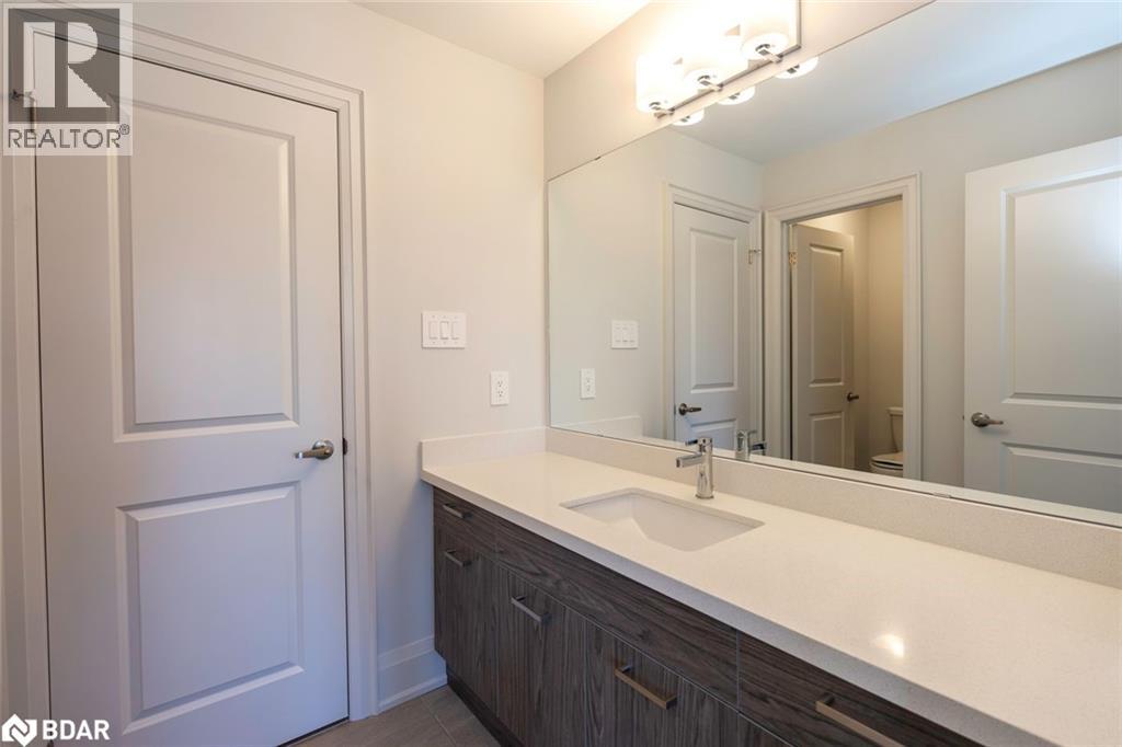 176 Durham Avenue, Barrie, Ontario  L9J 0Z4 - Photo 10 - 40783826