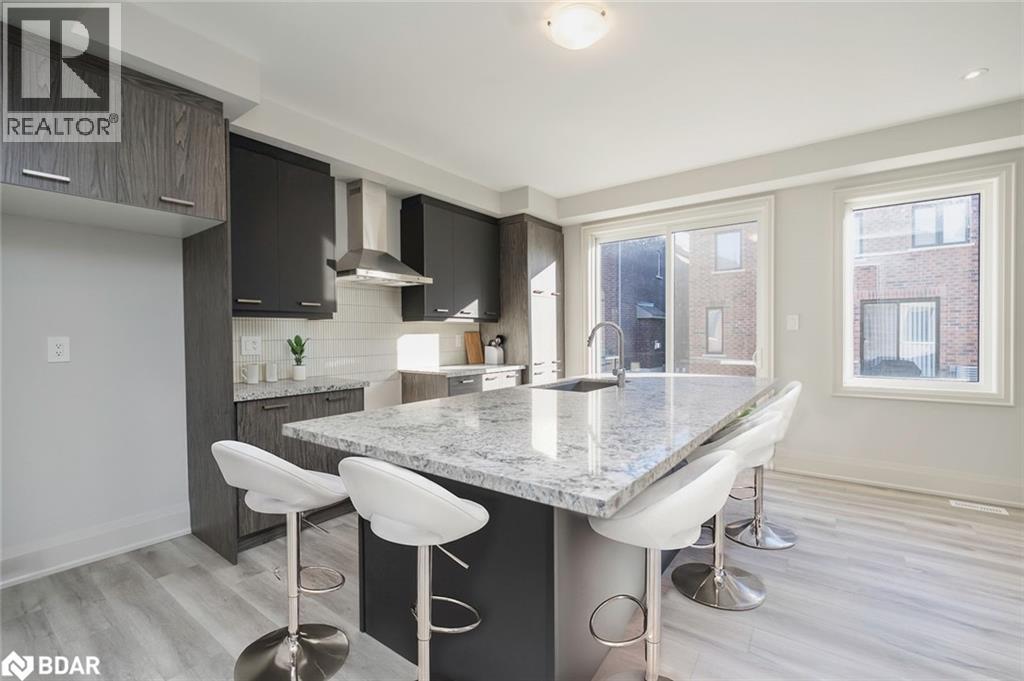 176 Durham Avenue, Barrie, Ontario  L9J 0Z4 - Photo 3 - 40783826