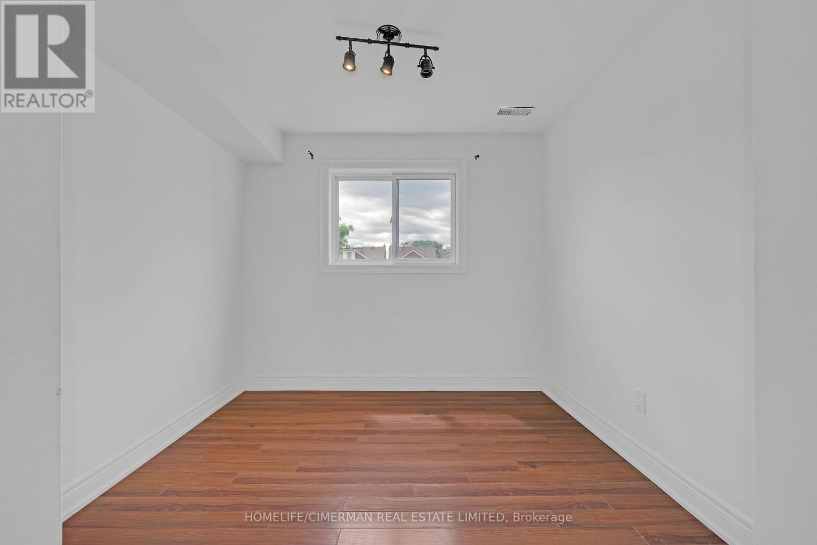 2nd Floor - 660 Crawford Street, Toronto, Ontario  M6G 3K2 - Photo 4 - C12600494