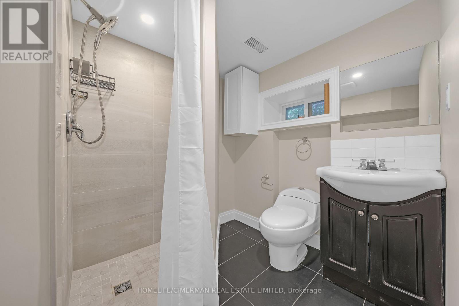 Basement - 660 Crawford Street, Toronto, Ontario  M6G 3K2 - Photo 2 - C12600536