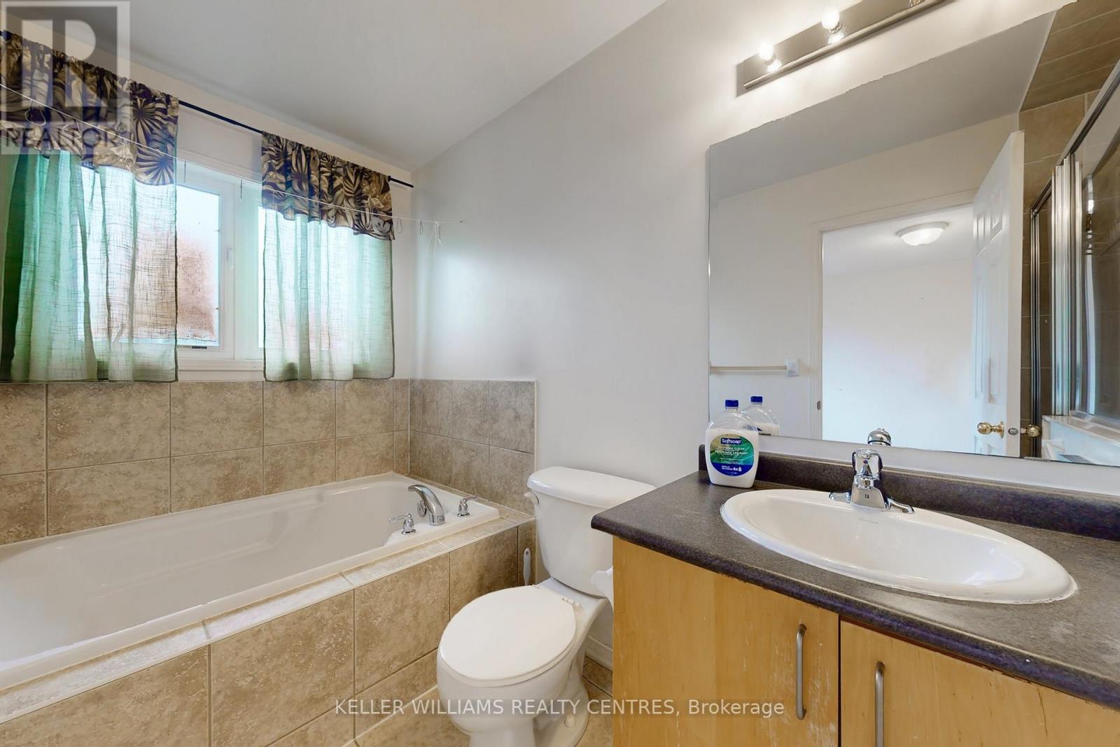 Upper - 70 Haynes Avenue, Toronto, Ontario  M3J 0C1 - Photo 10 - W12586956