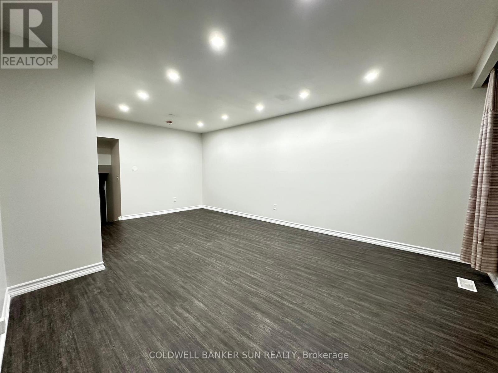 59 Flowertown Avenue, Brampton (Northwood Park), Ontario  L6X 2K8 - Photo 9 - W12583022