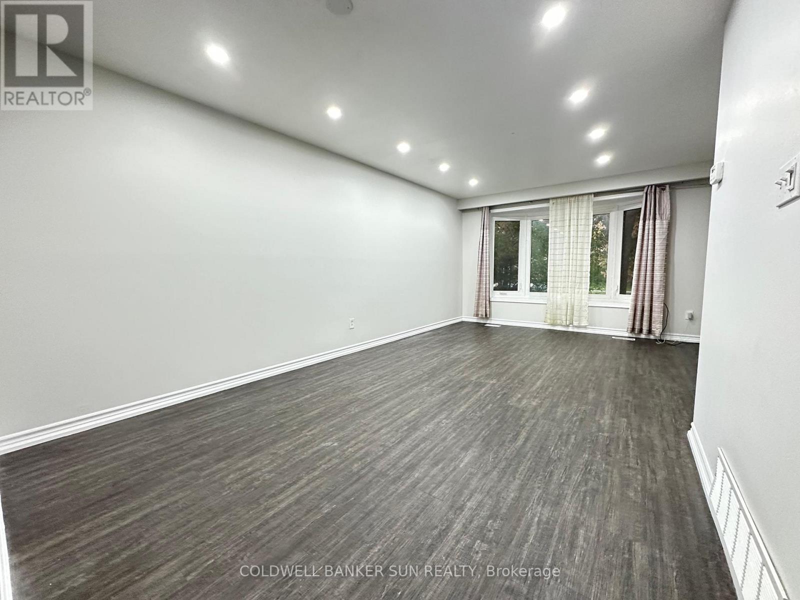 59 Flowertown Avenue, Brampton (Northwood Park), Ontario  L6X 2K8 - Photo 10 - W12583022