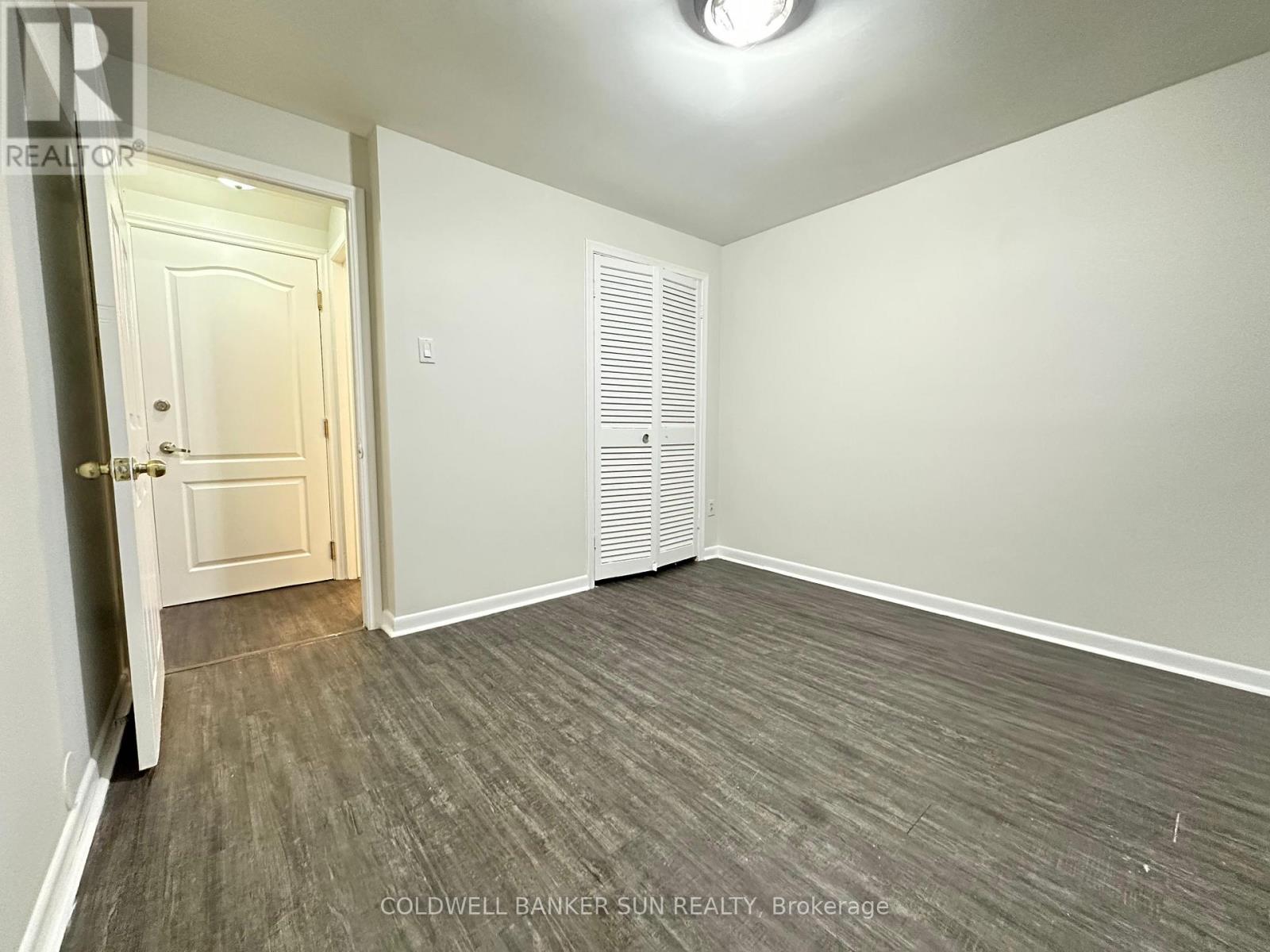 59 Flowertown Avenue, Brampton (Northwood Park), Ontario  L6X 2K8 - Photo 18 - W12583022