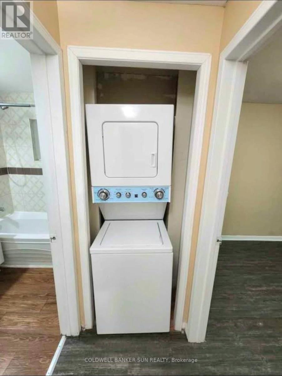 59 Flowertown Avenue, Brampton (Northwood Park), Ontario  L6X 2K8 - Photo 19 - W12583022