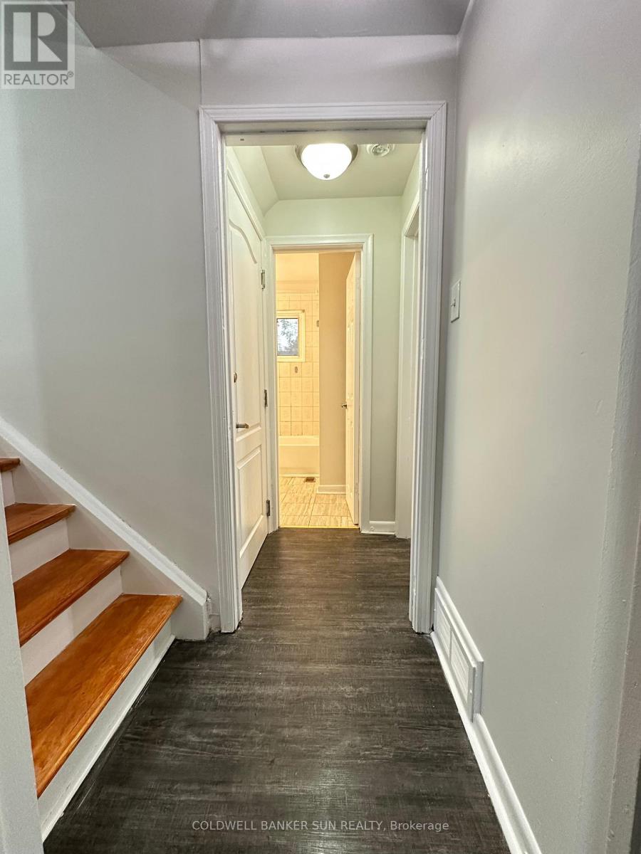 59 Flowertown Avenue, Brampton (Northwood Park), Ontario  L6X 2K8 - Photo 14 - W12583022