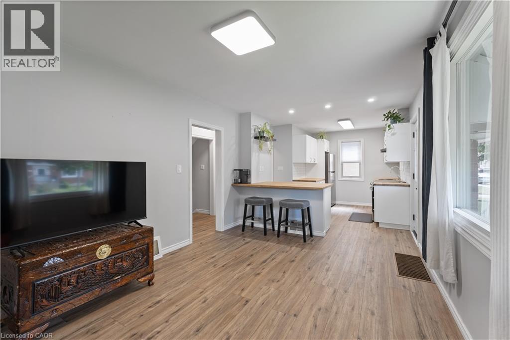 197 East 12th Street, Hamilton, Ontario  L9A 3X5 - Photo 11 - 40791579