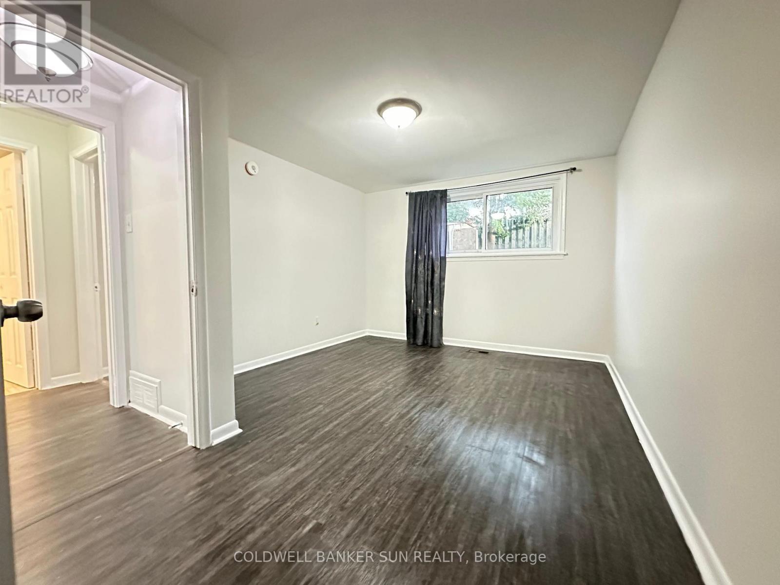 59 Flowertown Avenue, Brampton (Northwood Park), Ontario  L6X 2K8 - Photo 7 - W12583022