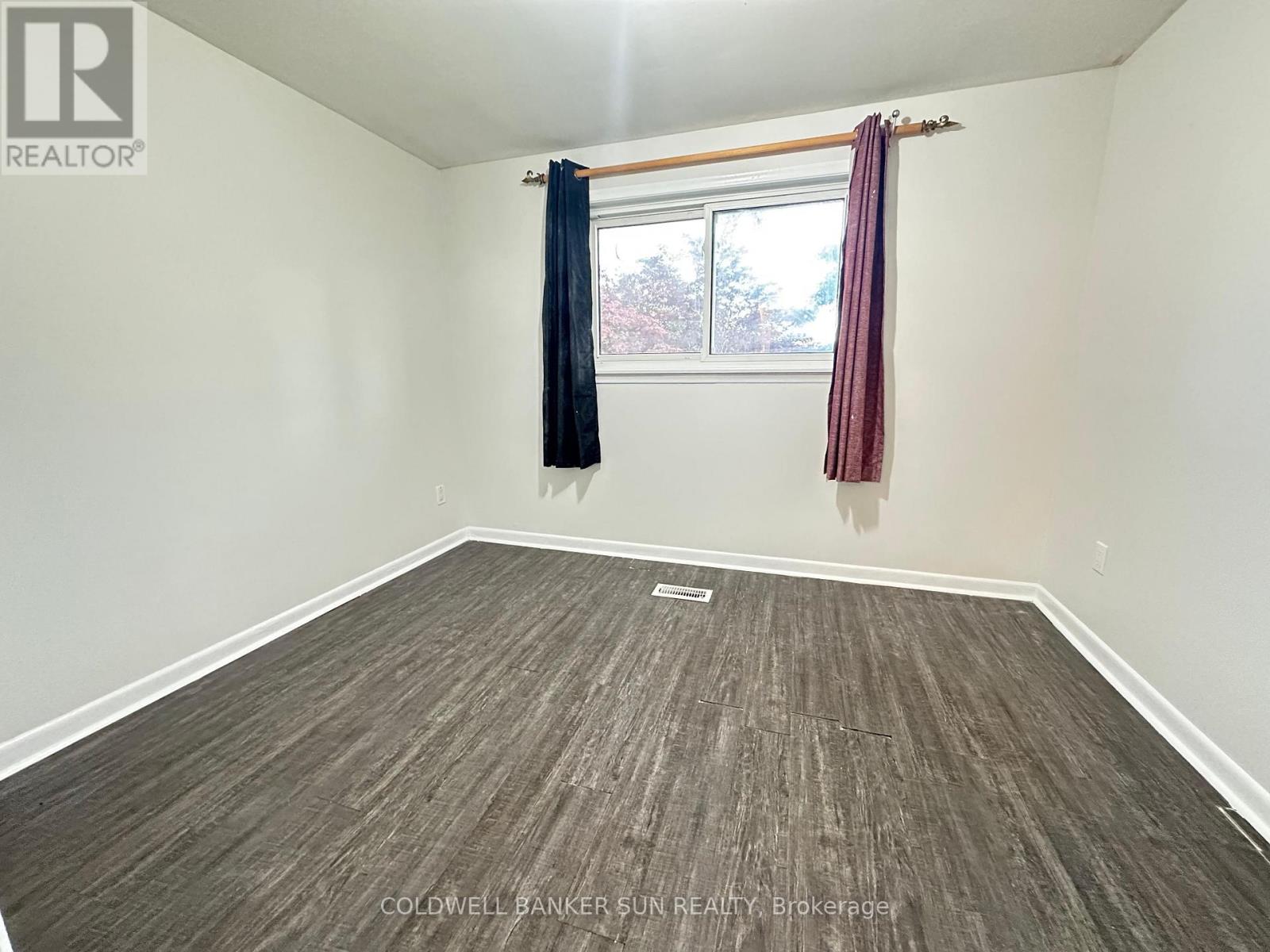 59 Flowertown Avenue, Brampton (Northwood Park), Ontario  L6X 2K8 - Photo 8 - W12583022