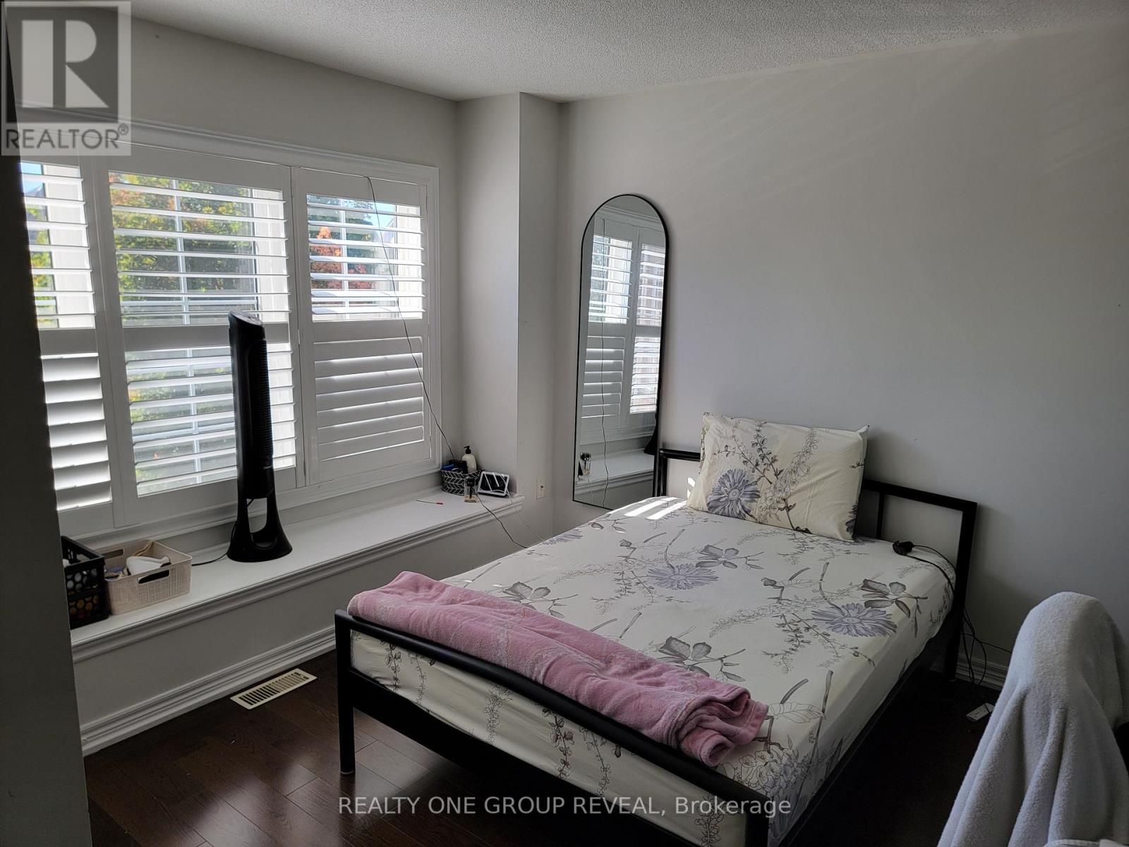 73 Isabella Garden Lane, Whitchurch-Stouffville, Ontario  L4A 0L4 - Photo 9 - N12600530