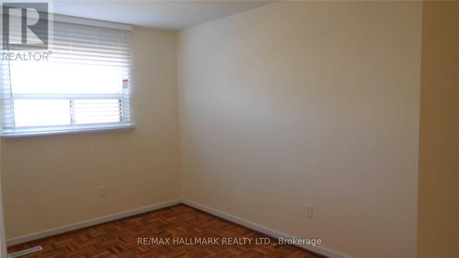 22 Springhead Gardens, Richmond Hill, Ontario  L4C 5B9 - Photo 11 - N12600560