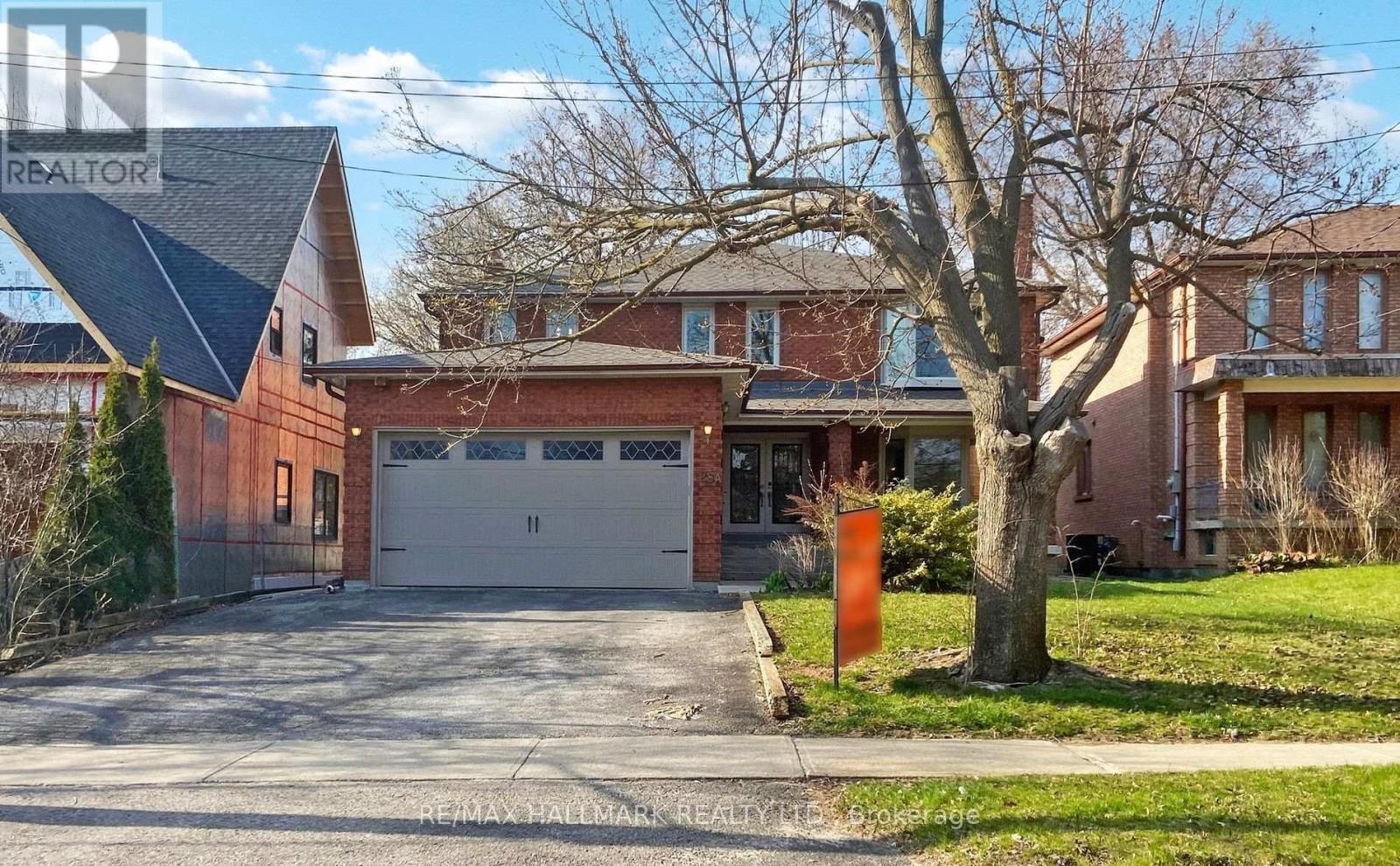 28A WESTWOOD LANE, Richmond Hill, Ontario