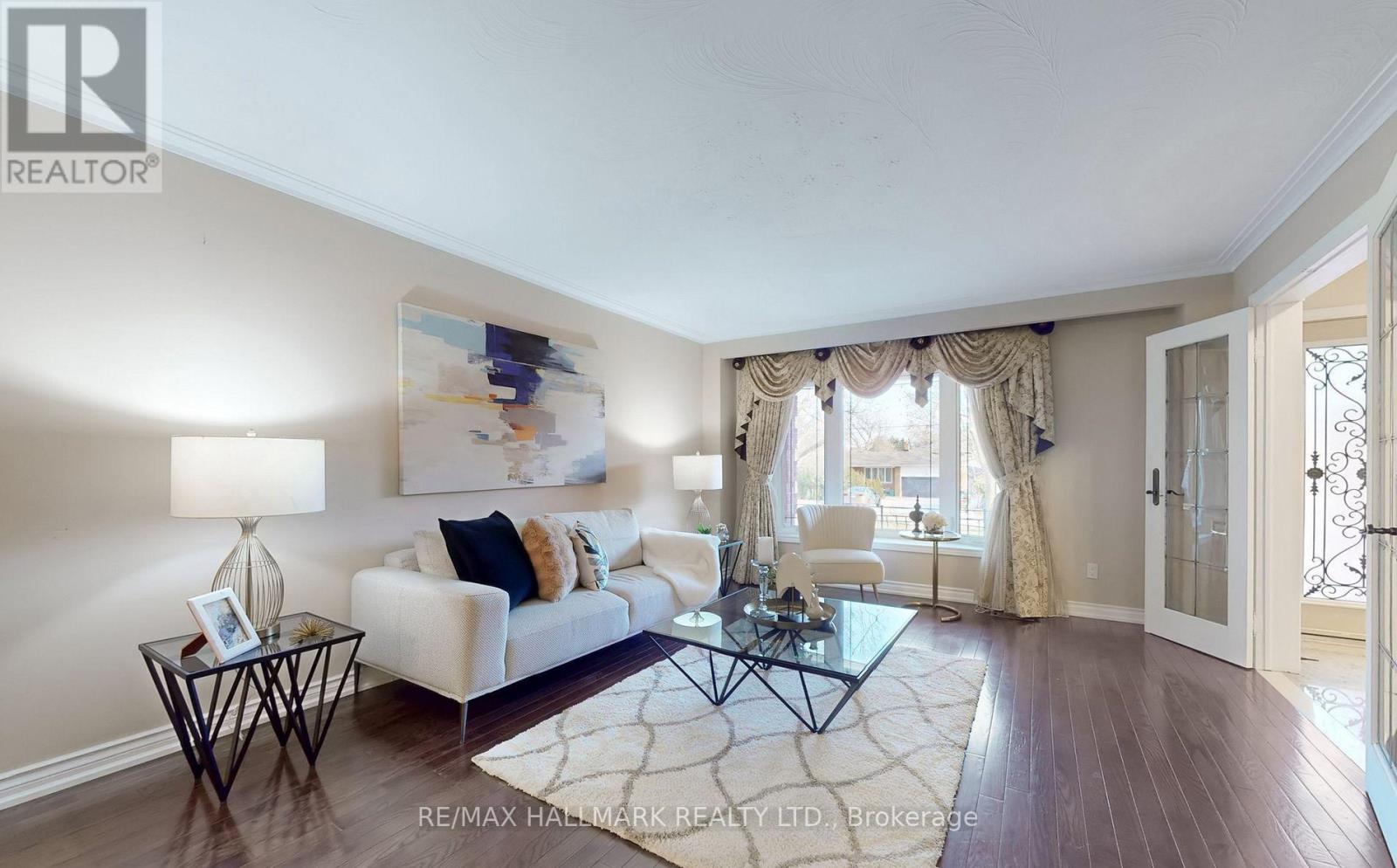 28a Westwood Lane, Richmond Hill, Ontario  L4C 6X9 - Photo 4 - N12600598