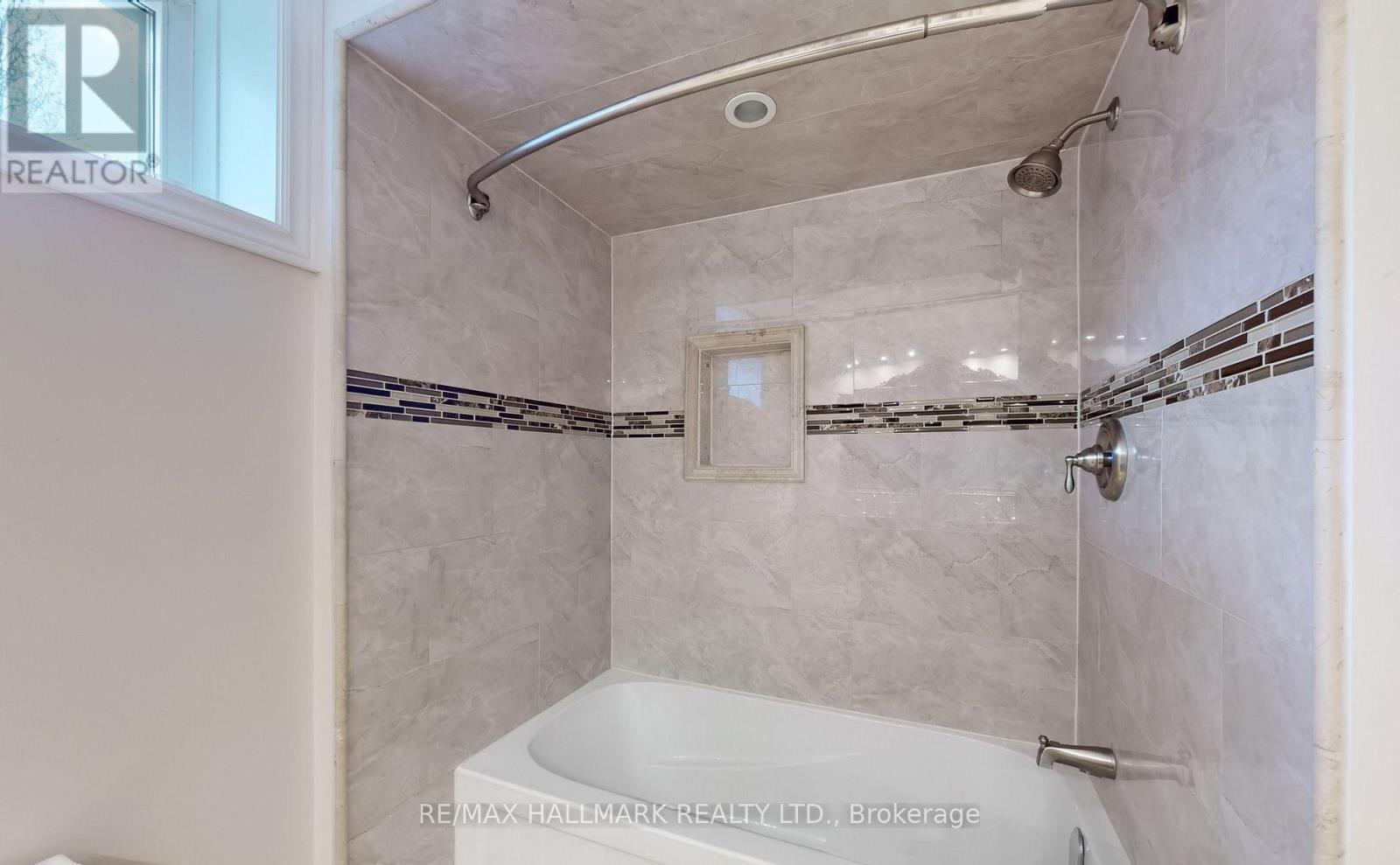 28a Westwood Lane, Richmond Hill, Ontario  L4C 6X9 - Photo 47 - N12600598