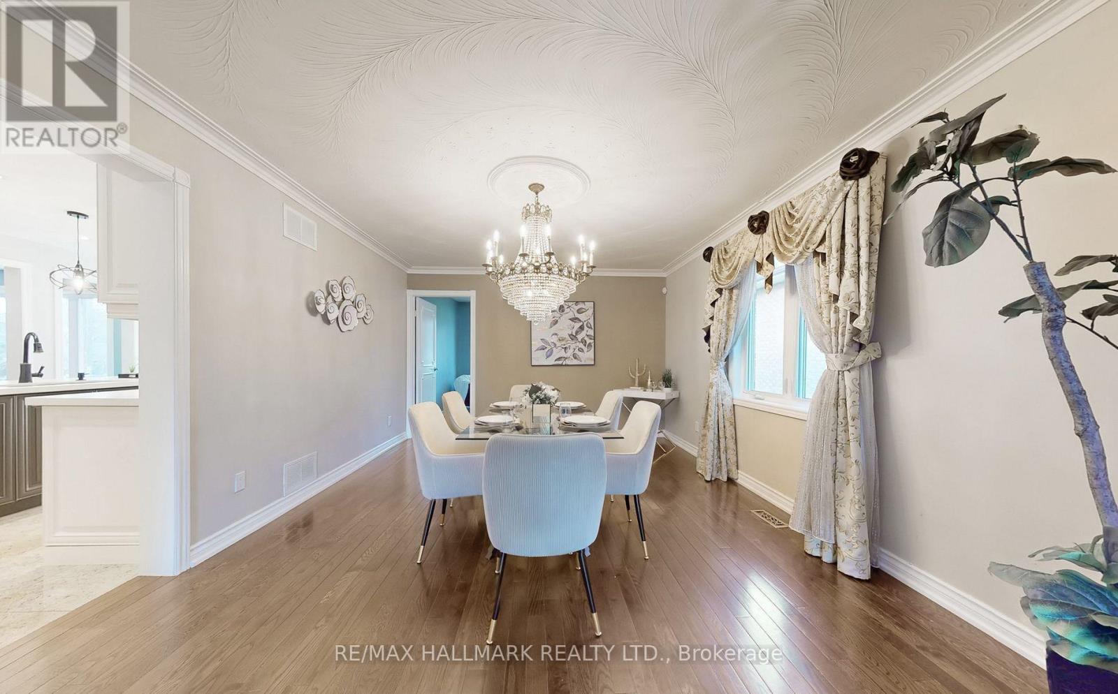 28a Westwood Lane, Richmond Hill, Ontario  L4C 6X9 - Photo 7 - N12600598