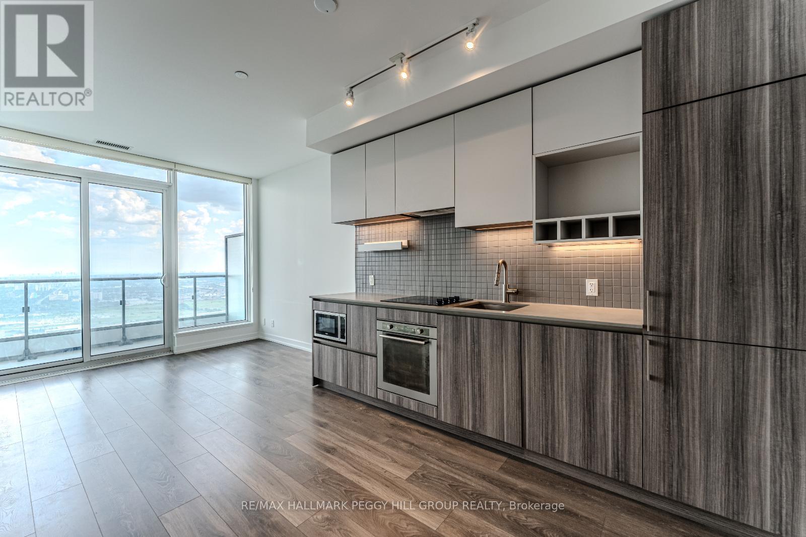 Ph05 - 5 Buttermill Avenue, Vaughan, Ontario  L4K 0J5 - Photo 3 - N12600626