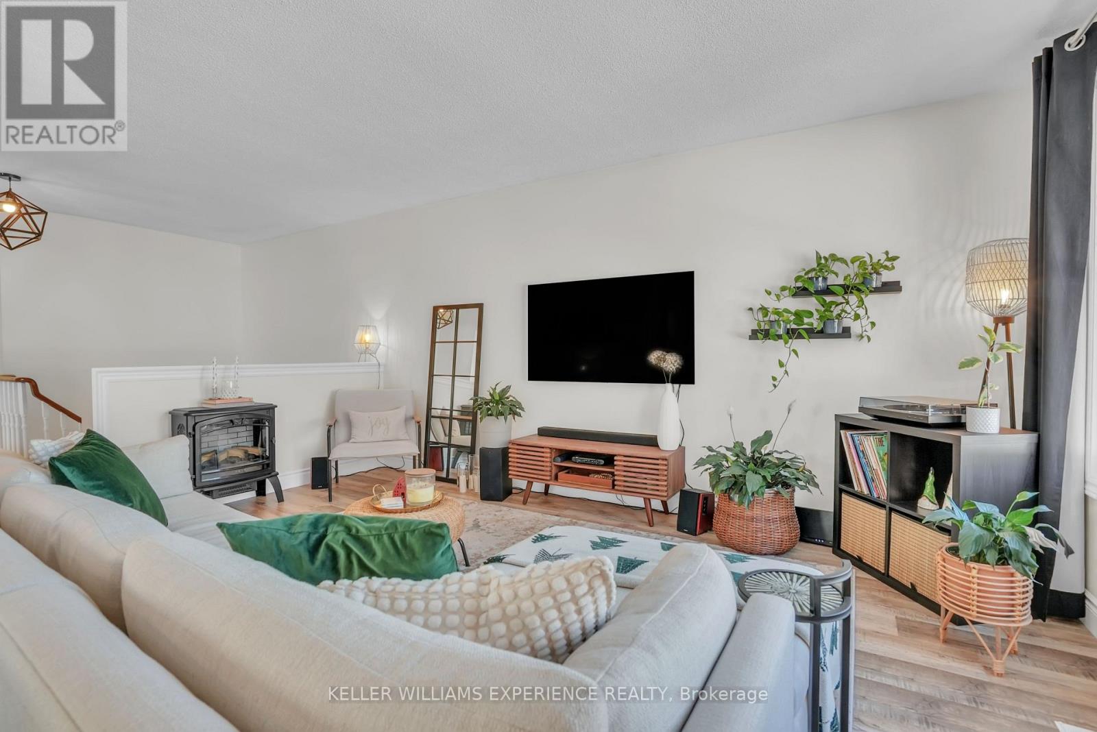 43 Knicely Road, Barrie (Painswick North), Ontario  L4N 6V3 - Photo 4 - S12600628