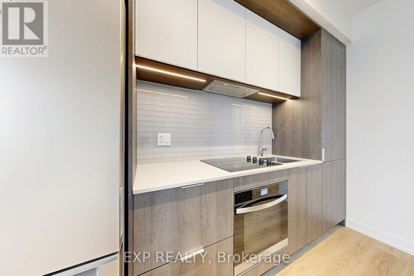 2901 - 395 Square One Drive, Mississauga, Ontario  L5B 0P6 - Photo 11 - W12600498