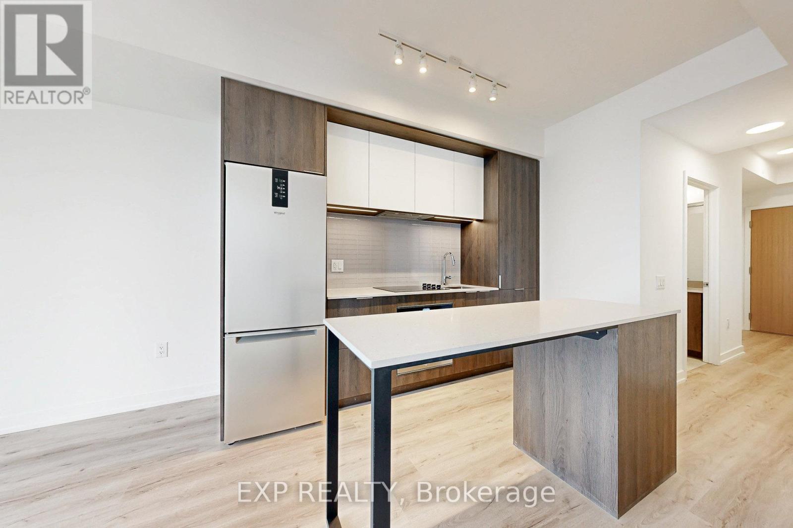 2901 - 395 Square One Drive, Mississauga, Ontario  L5B 0P6 - Photo 12 - W12600498