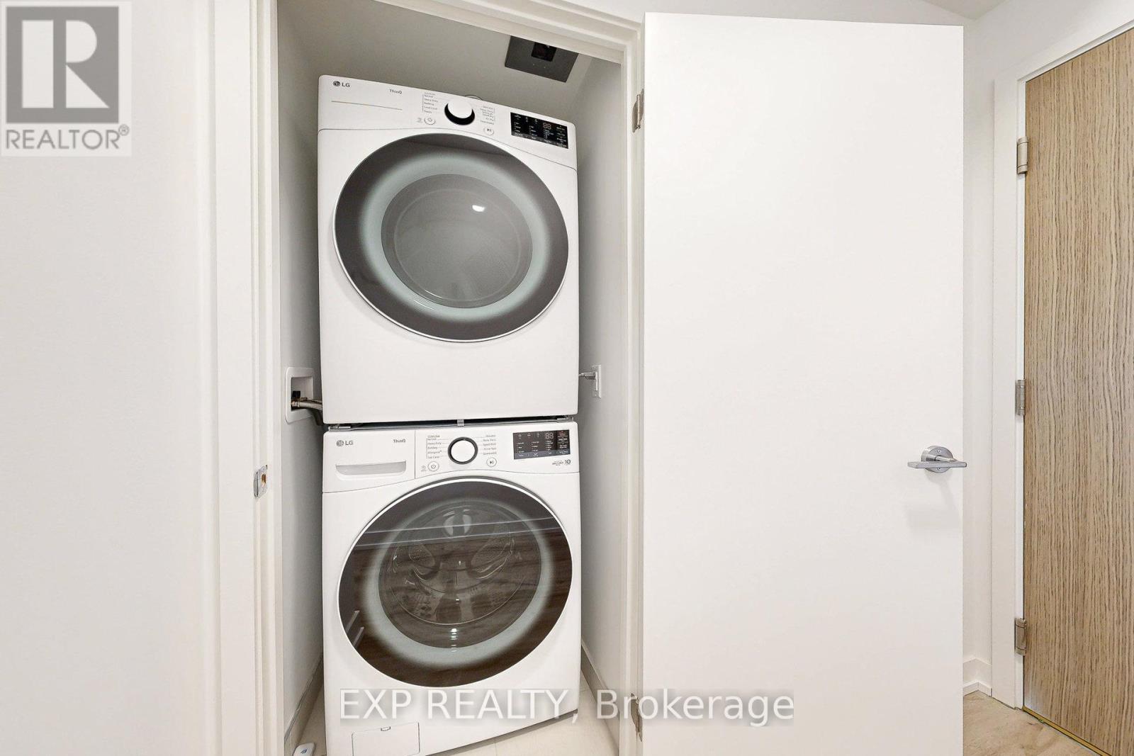 2901 - 395 Square One Drive, Mississauga, Ontario  L5B 0P6 - Photo 26 - W12600498