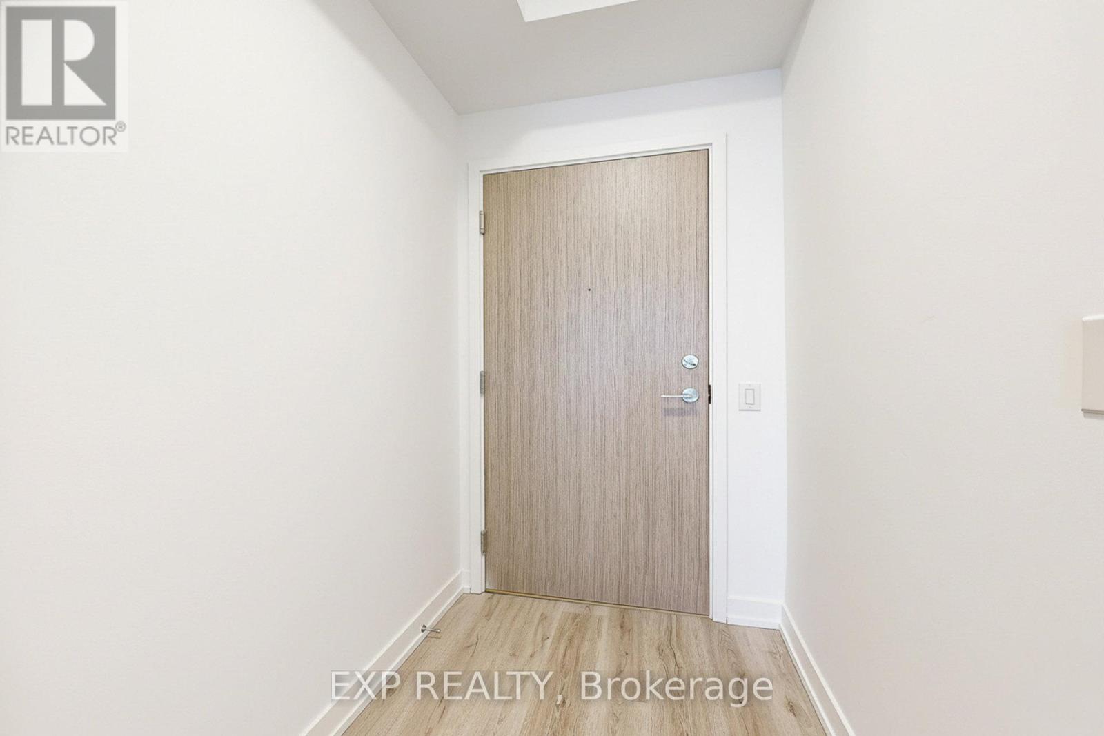 2901 - 395 Square One Drive, Mississauga, Ontario  L5B 0P6 - Photo 4 - W12600498