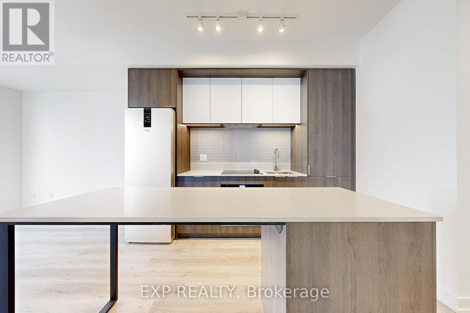 2901 - 395 Square One Drive, Mississauga, Ontario  L5B 0P6 - Photo 9 - W12600498