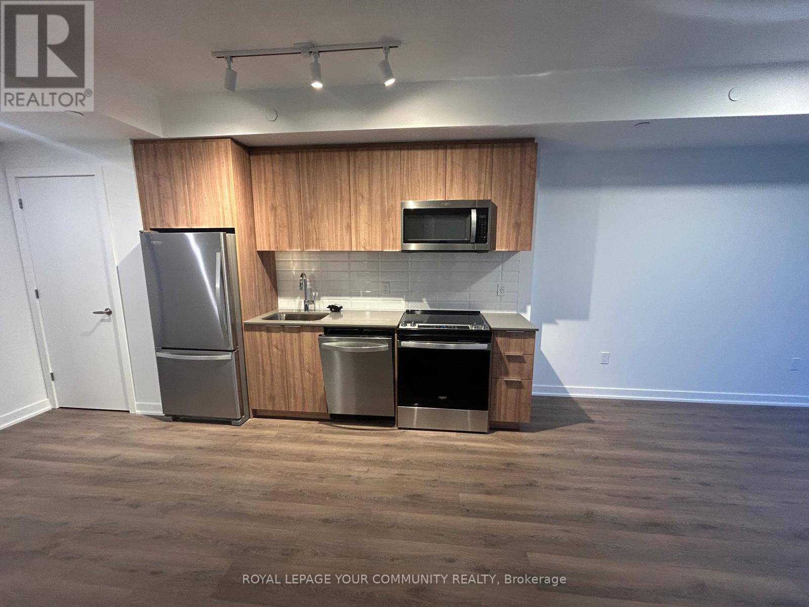 416 - 720 Whitlock Avenue, Milton, Ontario  L9E 2B5 - Photo 3 - W12600520