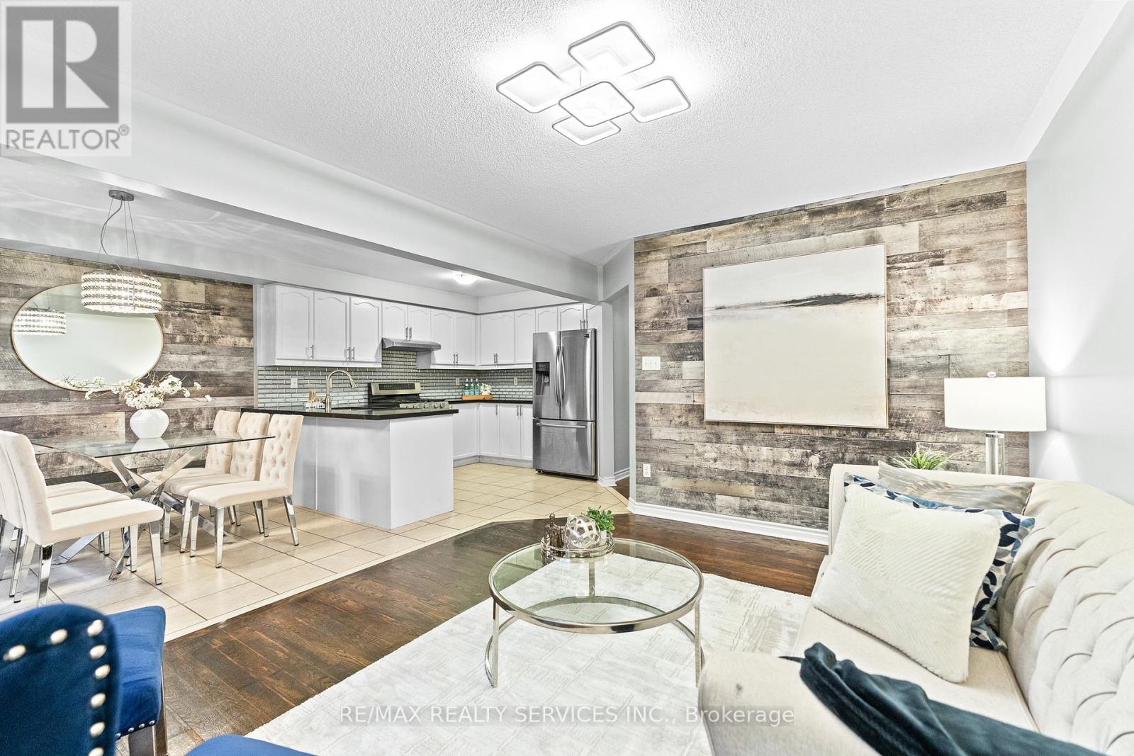 120 Bushmill Circle, Brampton, Ontario L7A 0K6 - Photo 10 - W12600544