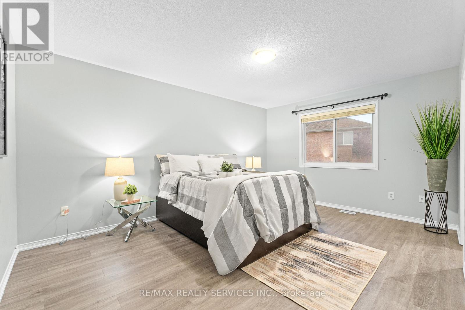 120 Bushmill Circle, Brampton, Ontario L7A 0K6 - Photo 18 - W12600544