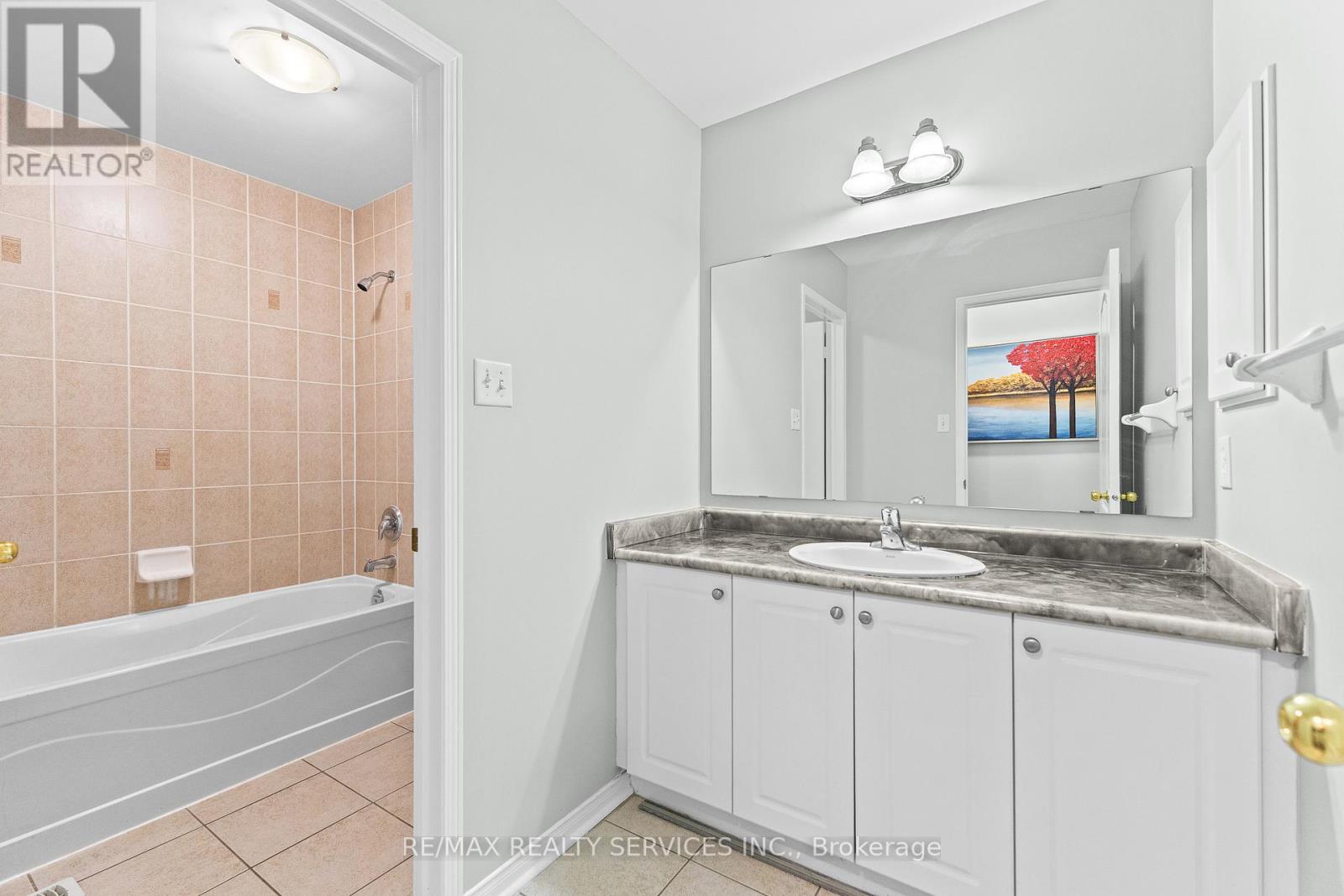 120 Bushmill Circle, Brampton, Ontario L7A 0K6 - Photo 26 - W12600544