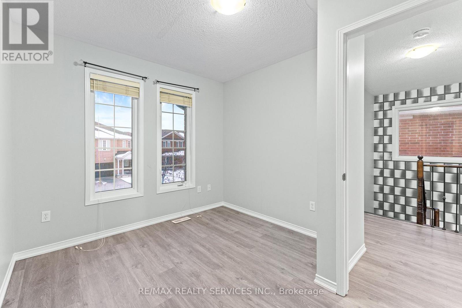 120 Bushmill Circle, Brampton, Ontario L7A 0K6 - Photo 28 - W12600544