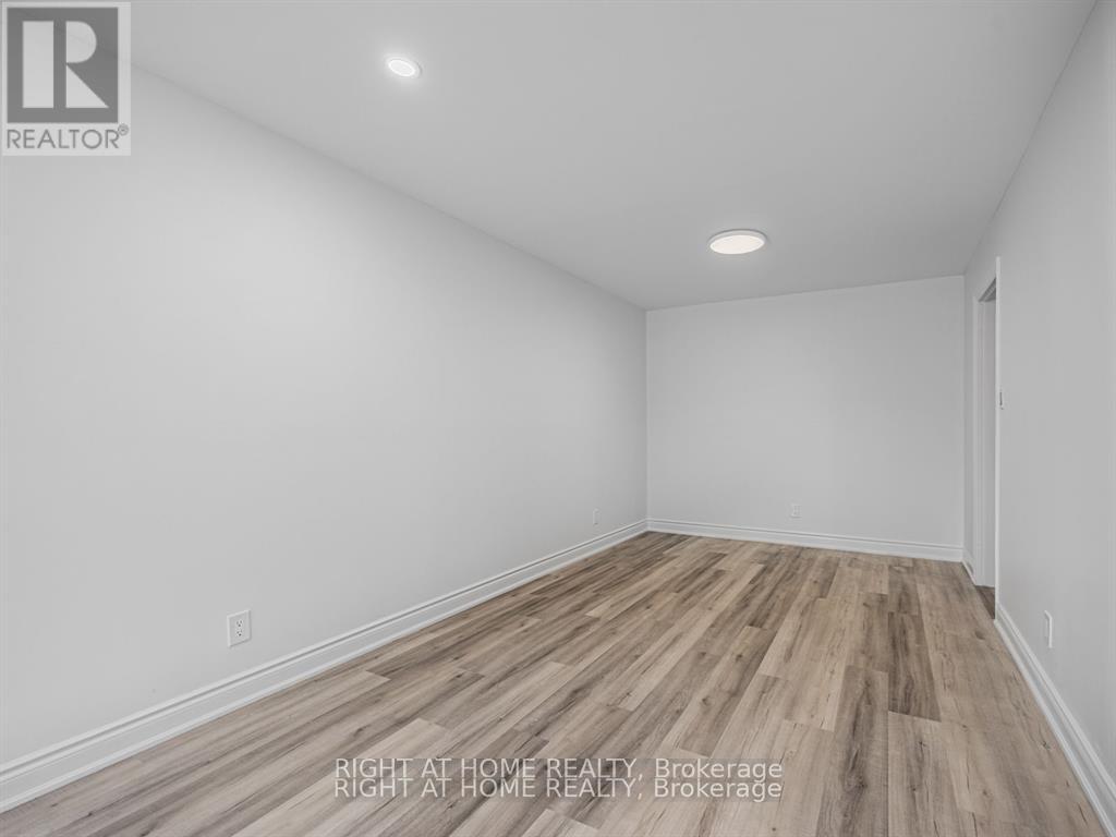 838 Merritt Drive, Milton, Ontario  L9T 4K1 - Photo 6 - W12600558