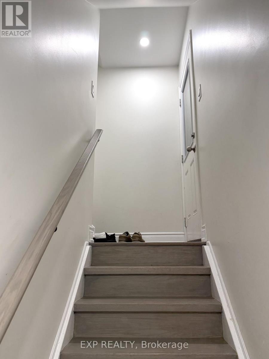 LOWER - 16 LADY EVELYN CRESCENT, Brampton, Ontario