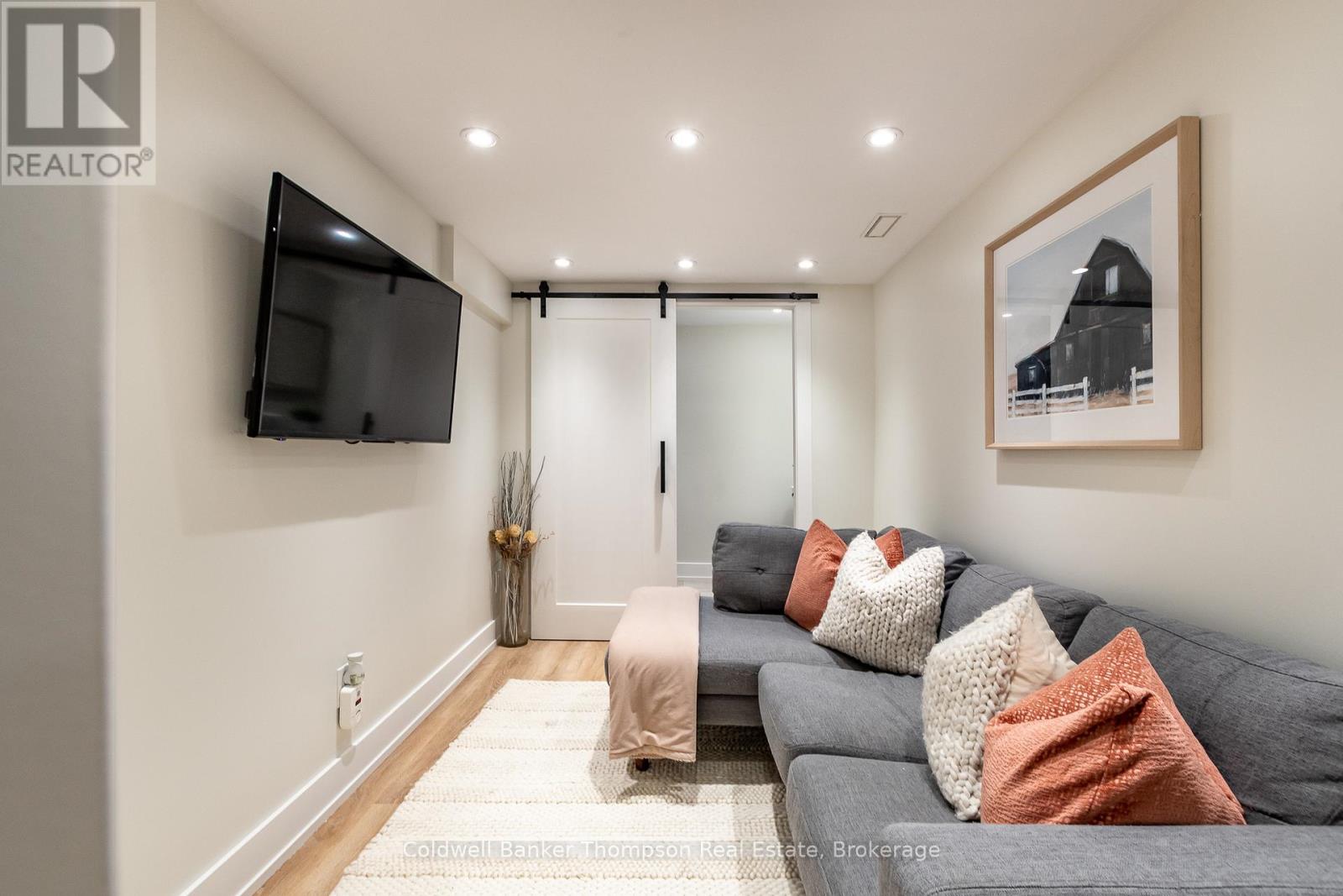 16 Walpole Street, Huntsville, Ontario P1H 1V3 - Photo 21 - X12443601